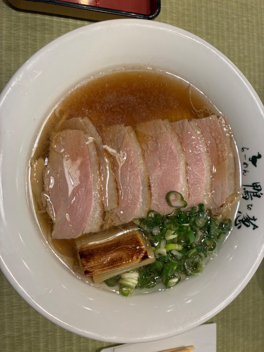 abc_yuuki_kapi's tweet photo. 池袋
鴨to葱
鴨ラーメン コンフィ
飲める親子丼
駅ビルということもあってちょっと値段が高い
鴨ラーメンはスープが温かったがスープ自体は以前食べた時よりもコクを感じた
九条ネギトッピングにしたがスープよりも味が強く辛さが引き立ってしまった🥹
親子丼は卵かけご飯のような感じ
ご馳走様でした https://t.co/jE3typqHMy