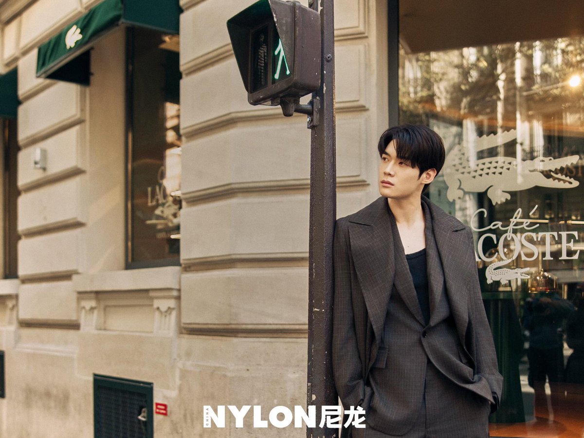justkeepgoinz's tweet photo. Kim Yoon Sik looks right at home with the spirit of Lacoste. Thank you for the invitation and this beautiful Paris encounter.

KIMYOONSIK LACOSTE SS27 

#KIMYOONSIKxLacoste
#YOONSIKPFWSS27 https://t.co/RZ0uvDhsiL