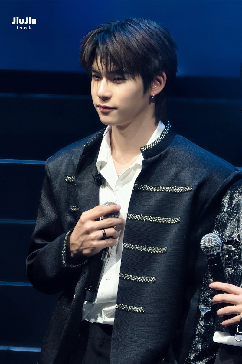 __teerakkk__'s tweet photo. 🖤왕자

#TTPfmMacau2026
#twnpich @twnpich https://t.co/5uXtSq9I0i