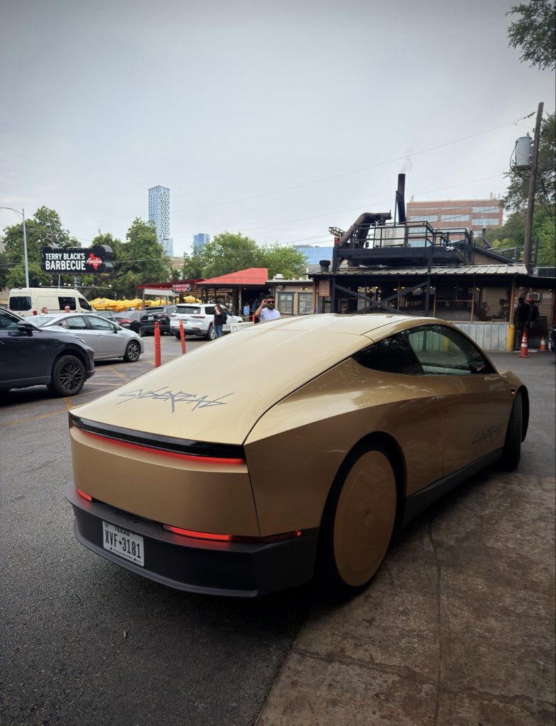 X__owner_1's tweet photo. Will Robotaxis be everywhere by 2028?

1 - ○ Yes 
2 - ○ No https://t.co/fC33Er1akp