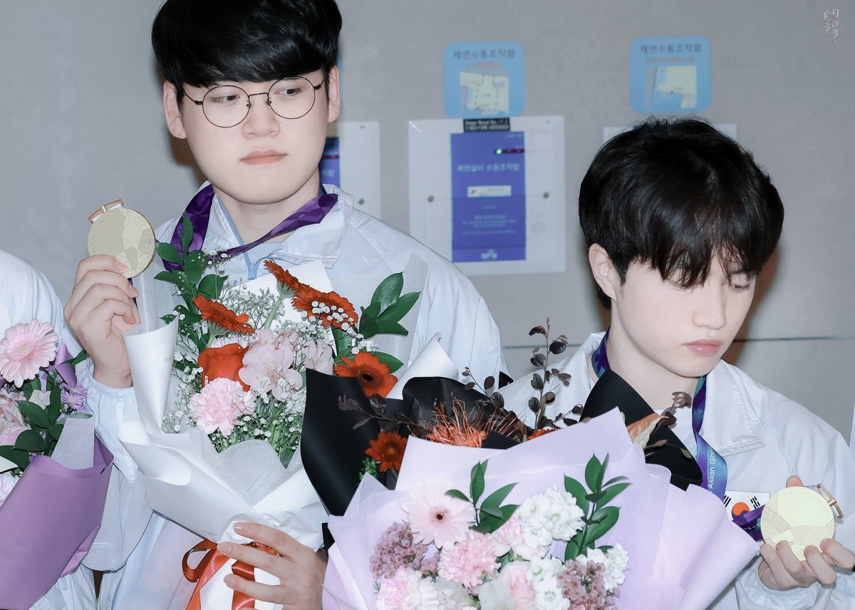 ginginchanchan's tweet photo. ʕ； •'ᴥ•'ʔ ૮ •̀ . •́.ა✨ 
 ___🏅____🏅_ https://t.co/xAclVuFODj
