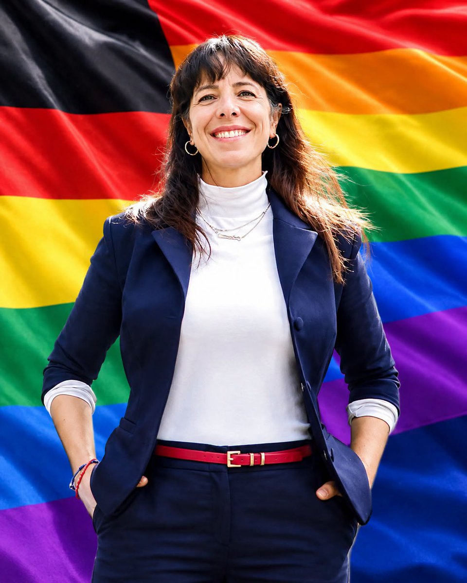 RedDiversidad's tweet photo. Histórico: Candidata pro LGBT derrota a la ultraderecha y gana la alcaldía de Berlín.

La capital de Alemania vota mayoritariamente a Elif Eralp, del partido Die Linke, formación progresista, inclusiva y que plantea el respeto a los DDHH en su agenda de trabajo. Hilo. https://t.co/kSfHfXcU5O