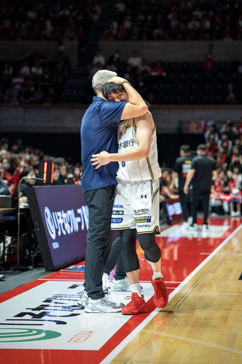 __NMBA's tweet photo. あああああまりにも愛すぎるかも
#比江島慎
#walterderaffaele https://t.co/mIcgFI7KMu