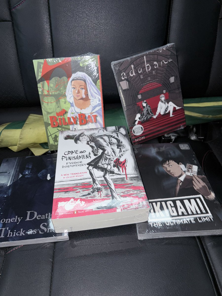 Noisy412's tweet photo. Hihiw datang semua @Periplus_Store https://t.co/SdPztpWD1g