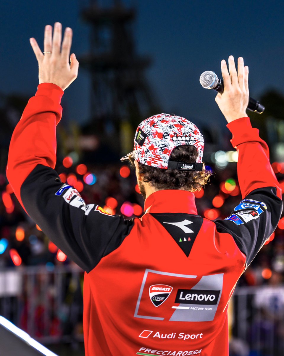 PeccoBagnaia's tweet photo. #JapaneseGP 🇯🇵

Race: P8 

❤️ Arīgato 
you always bring the best vibes #GoFree https://t.co/nBUx3XGtY4