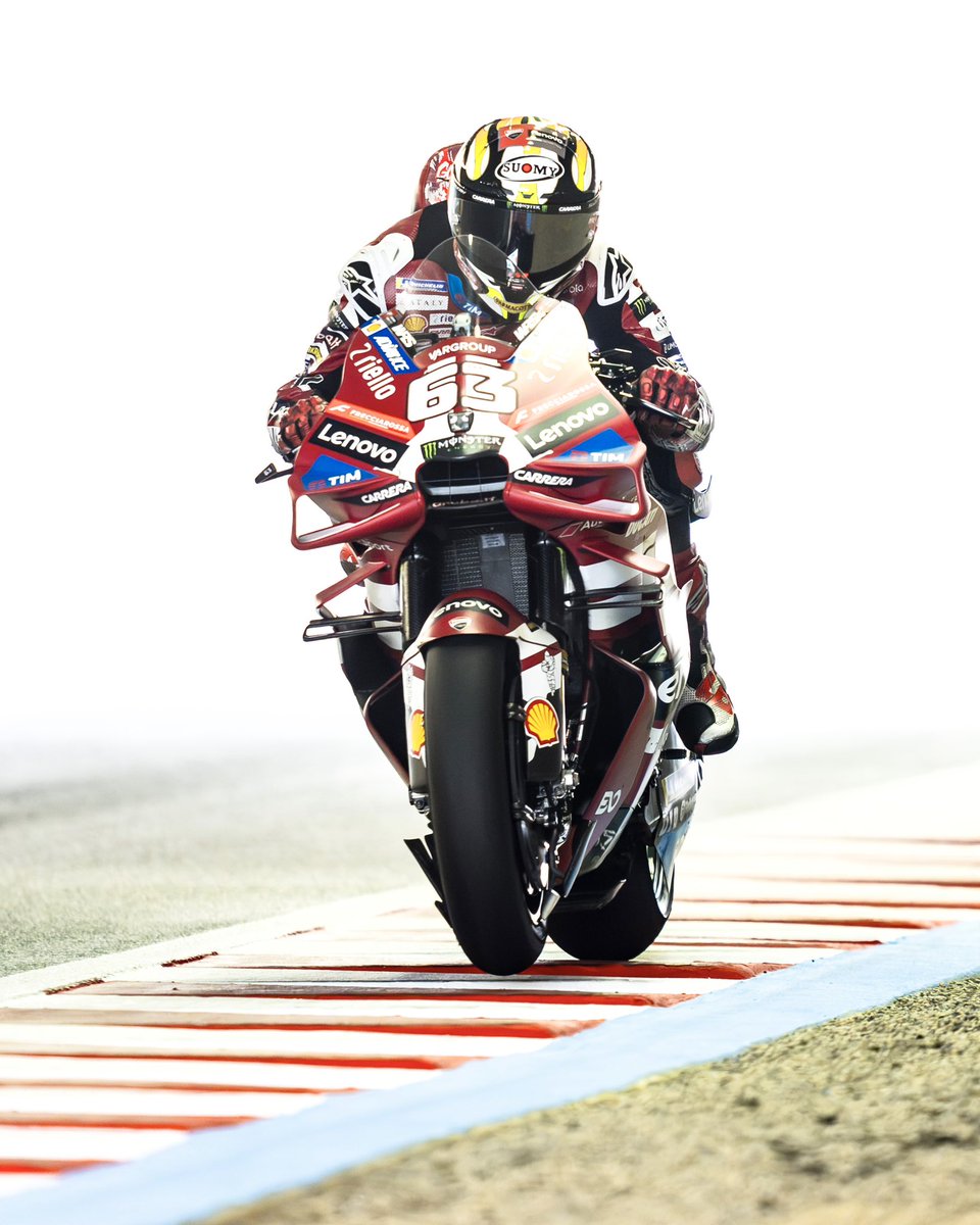 PeccoBagnaia's tweet photo. #JapaneseGP 🇯🇵

Race: P8 

❤️ Arīgato 
you always bring the best vibes #GoFree https://t.co/nBUx3XGtY4
