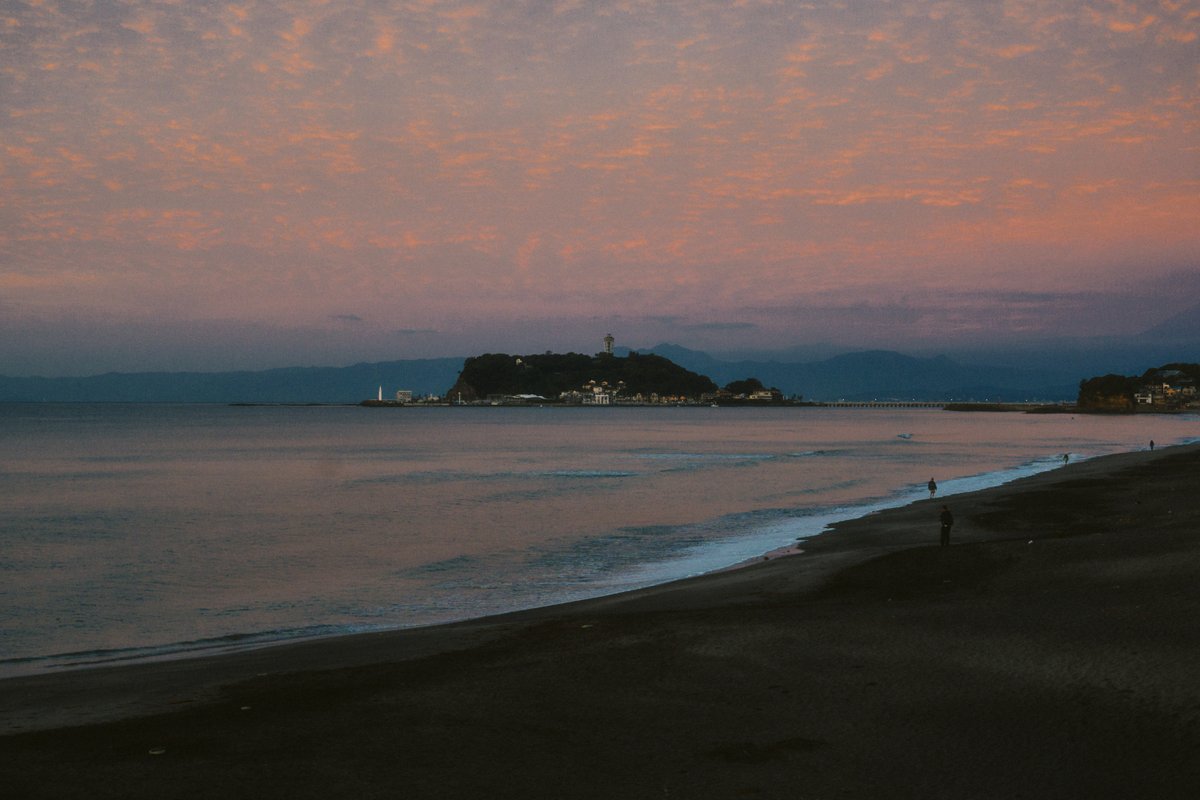 shintake_photo's tweet photo. あの頃と、同じ海。 https://t.co/iL3JBEklmb