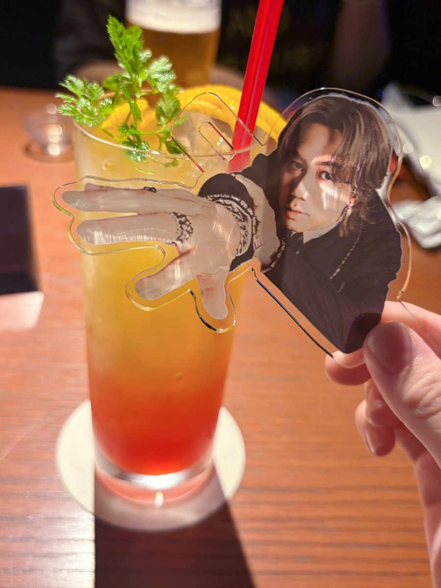 dykk_0128's tweet photo. ビルボードライブ東京➿🎀

初めてのビルボードライブで緊張していましたがそんなの忘れてしまうくらい楽しかったです⸝⸝> <⸝⸝♡
色んなカバーが聞けたり好きな曲聞けたりでとても大満足です
要さんの歌声と港区の夕焼けがすごく合っていて素敵でしたᴗ ̫ ᴗ
最高の夜をありがとうございます。 https://t.co/aLzDFFNVMg
