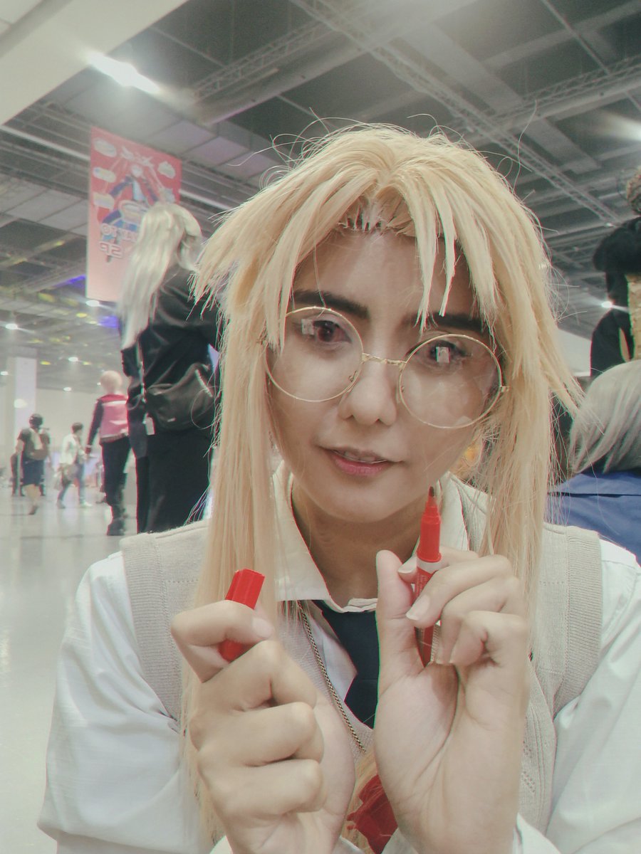 MikonArt's tweet photo. First time ever making a wig from scratch, failed a lot, learned a lot

I'm so glad I finally got to cosplay Sydney after all these years 🥺

My beloved Subby hubby 🥹🥹❤️❤️

And met some wonderful people from the fandom, so glad to meet you guys ❤️ https://t.co/dvJZItsUHt