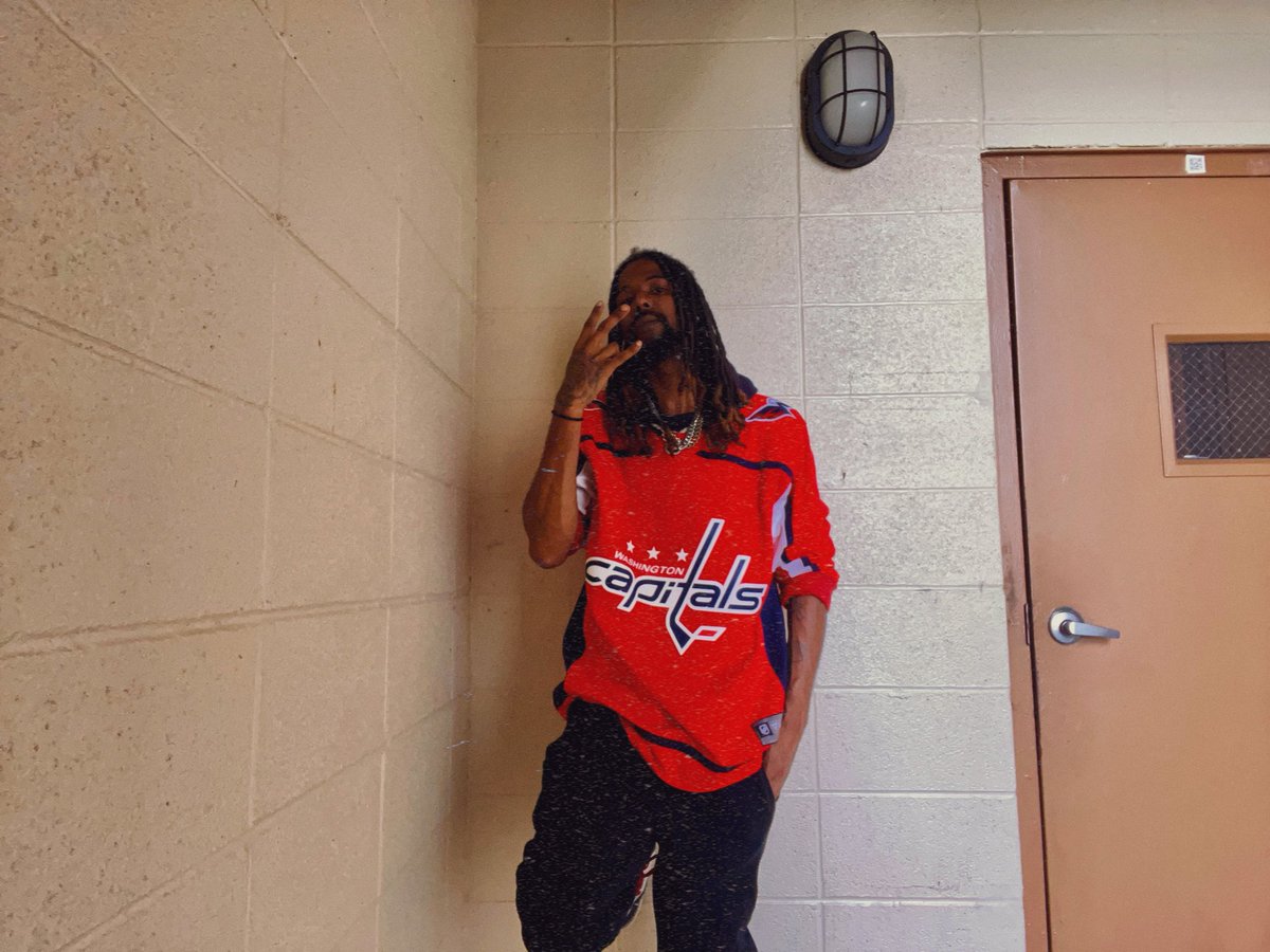 GriffyGretzky's tweet photo. Just Another #Capitals🦅 Kind Of Day 
(Photo Shoot)🎬📸🏒

https://t.co/1jCWnCTLBc 

 #fyp #viral #nhl #Capitals #Explorepage #Hockey https://t.co/TO4OXbyYxc