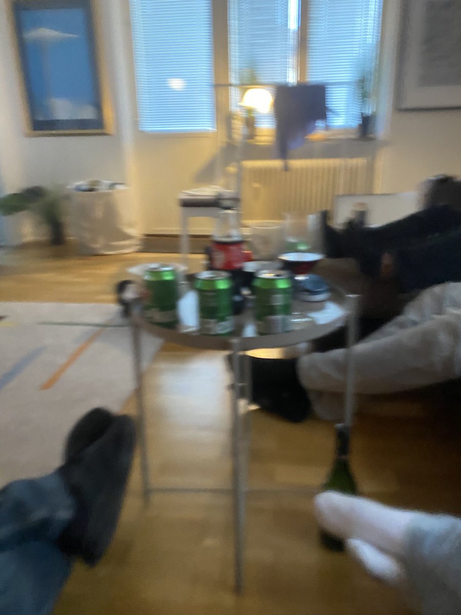 panelhona's tweet photo. AW tills 11 på morgonen https://t.co/vJ2M5qJPKn