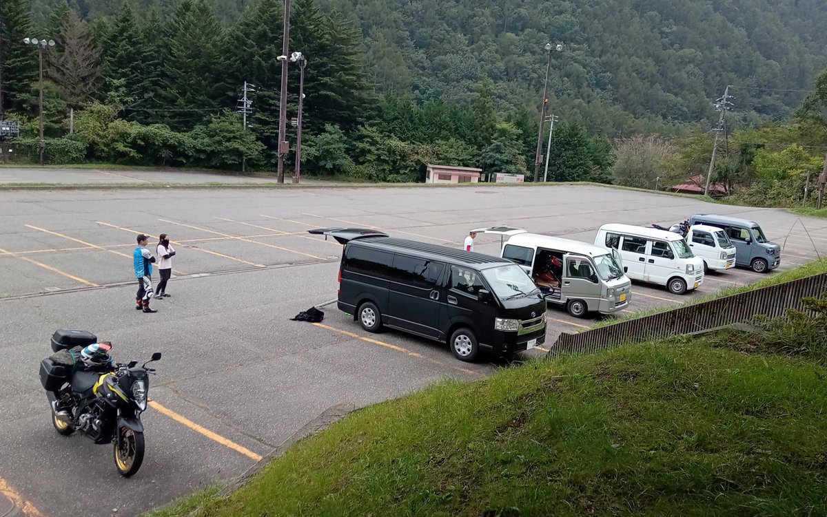Tokubo10's tweet photo. 今日は頑張りました🏍️ミ松茸🍄🟫も配り終えたので、帰ります〜
#長野モトジムカーナ練習会
#APPP https://t.co/tLhbjLokHC
