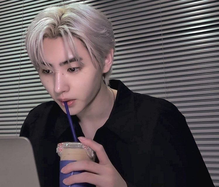 hoonsssi's tweet photo. ➙ Royal Teas https://t.co/D5ETOrvqHv