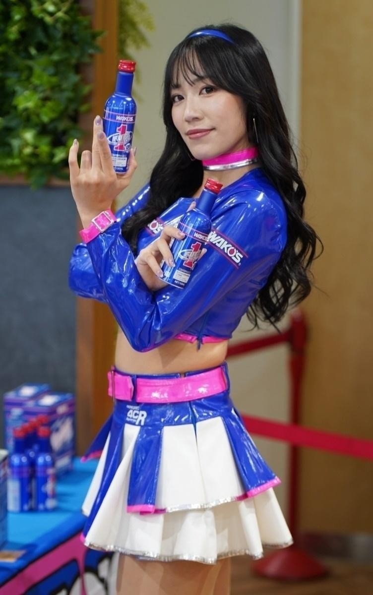 001a1Plus's tweet photo. GRガレージ大分中央店
トークショー前に行われたRA物販　
WAKO'S GIRLS 霧島聖子さん(@renna1208 )
WAKO'S製品をカッコ良くアピールしてました
#GRGarage大分中央
#ジェームス下郡店 https://t.co/QC1oUYWMUY