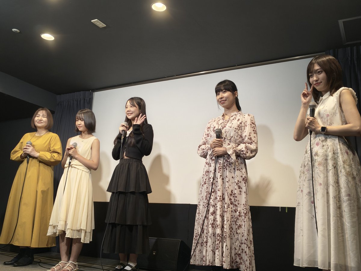 wXXjQig9w1hBnOl's tweet photo. #悪魔カフェへようこそFinis 
上映会楽しかった！！舞台挨拶に出ていらした演者さん達がみんな仲良しで楽しそうで大変良き( ´艸｀)
悪魔カフェ最終章にふさわしい作品だった
東京上映会はスケジュール取れなかったしもう見られないかな…と思ってたので大阪上映会は大変助かった
本当にありがとう😭✨ https://t.co/0XaPkp1YFB