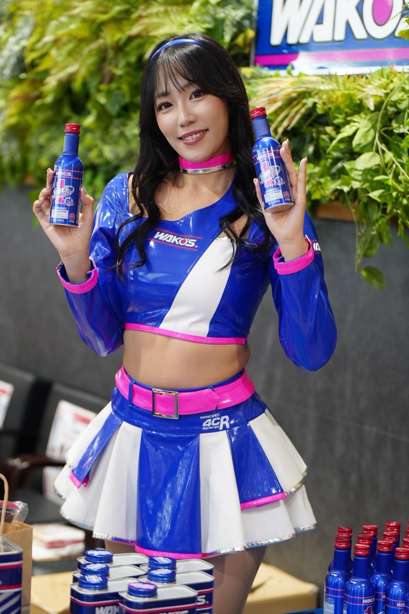 001a1Plus's tweet photo. GRガレージ大分中央店
トークショー前に行われたRA物販　
WAKO'S GIRLS 霧島聖子さん(@renna1208 )
WAKO'S製品をカッコ良くアピールしてました
#GRGarage大分中央
#ジェームス下郡店 https://t.co/QC1oUYWMUY