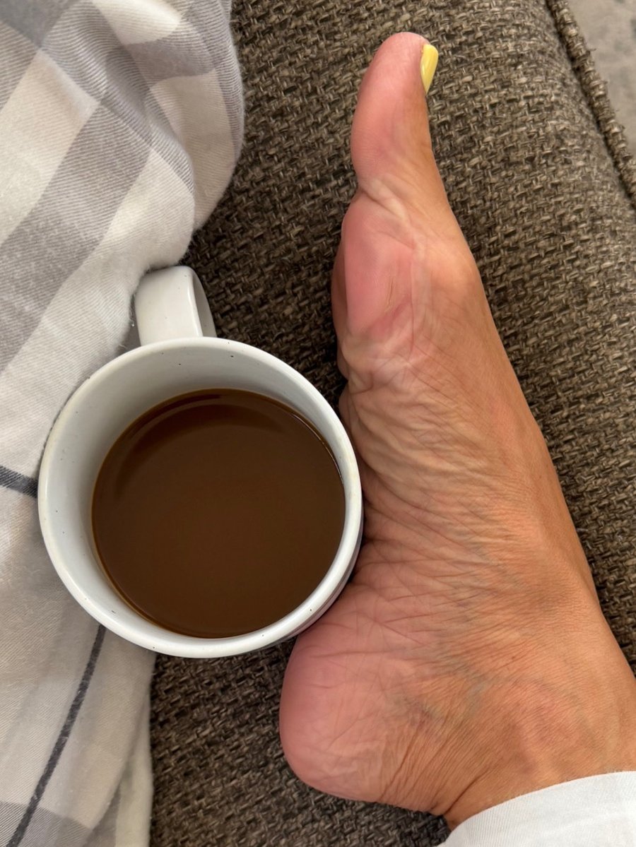 Barefoot_babe9's tweet photo. Trading feet pics for coffee☕️

https://t.co/No0N9WTUtM Check out this item on my Throne! https://t.co/M5dsik1IeS