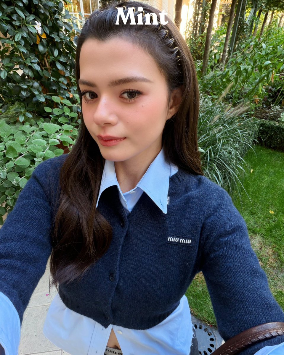 Tarn_Wanwi's tweet photo. ยัยตัวแสบ น่ารักขนาดนี้ 
สาววายตุยกันเรียบ

#MiuMiuPFWxBecky
#Beckysangels 
#MiuMiuSS27
#MiuMiu
#MintMagTH https://t.co/sSB7otlFXy
