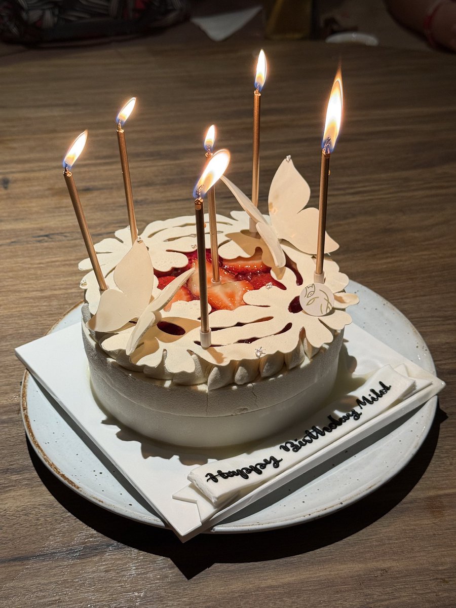 Myne248's tweet photo. เนื่องจากอีกวีคหนึ่งวันเกิดเราเหมือนกัน กำลังดูอยู่ เราจะแบ่งปันร้านในช่วงปีหลังๆ 5555
1.Lys (เรียบๆแต่รสชาติระเบิด)
2.Common Routine (วิช่วลสูง)
3.Little Hideout(อร่อยโคส)
4.Lynx (เริ่ด อร่อย ไว้ใจได้)

ส่วนในthreadต่อไปคือผู้เข้าร่วมแข่งขันปีนี้↓ https://t.co/VYnhLmSfQj