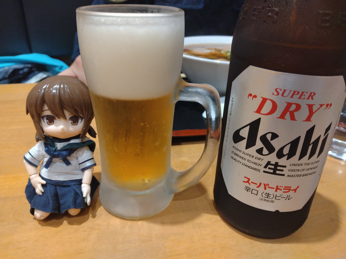 zekamasirayuki's tweet photo. 福山まできた
スーパー銭湯の食堂にて

白雪「今日は雨の中本当にお疲れ様でした。白雪がビールをお酌しますね♡」

アッ！！！！ｼﾗﾕｷﾁｬﾝ!!!!!!

＃ねえ今から食べるよ
＃ねえ今から呑めるよ https://t.co/fN6XO6US59