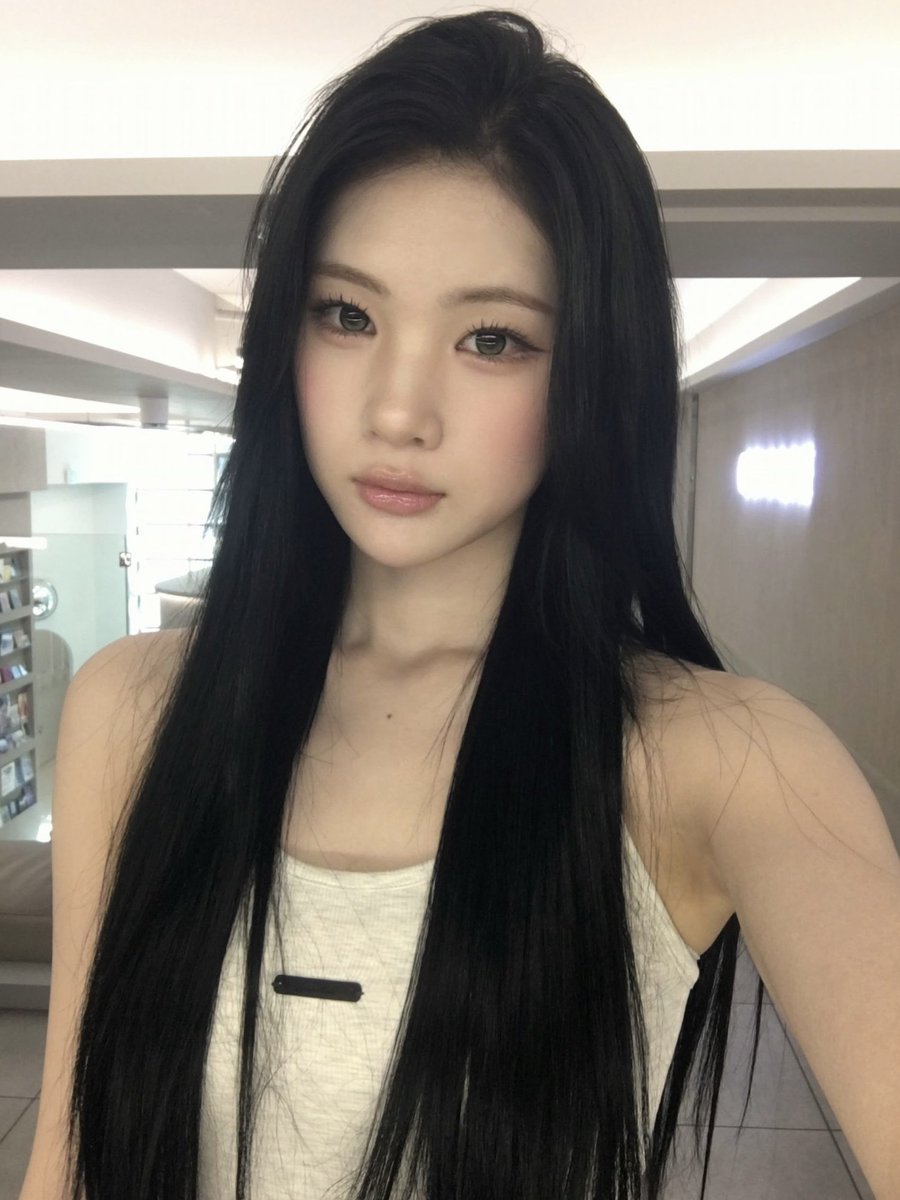 sillyjuun's tweet photo. Devoted the entirety of this leisurely Sunday to restful slumber, then decided to take a few photos once I finally got up. https://t.co/ntklIPmwwj