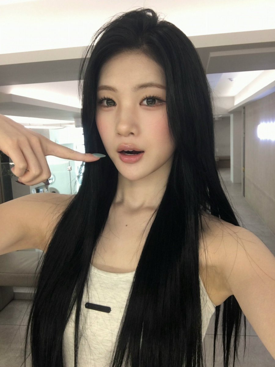 sillyjuun's tweet photo. Devoted the entirety of this leisurely Sunday to restful slumber, then decided to take a few photos once I finally got up. https://t.co/ntklIPmwwj