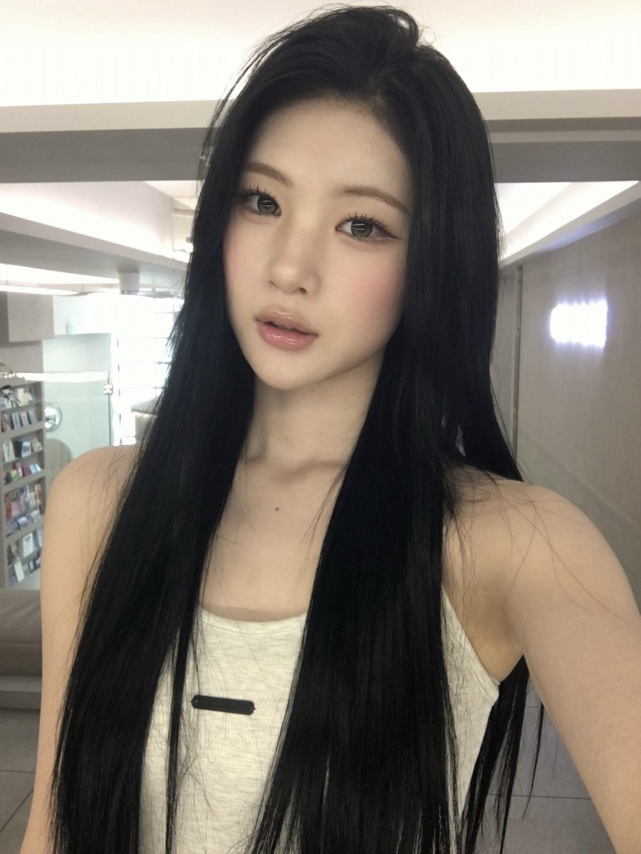 sillyjuun's tweet photo. Devoted the entirety of this leisurely Sunday to restful slumber, then decided to take a few photos once I finally got up. https://t.co/ntklIPmwwj