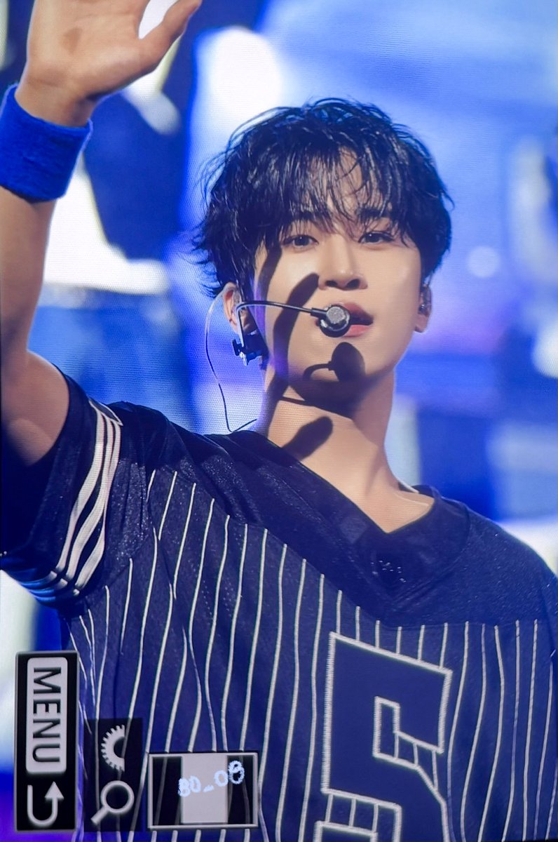 jadu80_08's tweet photo. 261004 강남페스티벌

✨✨

#루네이트 #LUN8 #준우 #Junwoo https://t.co/ChPFHZR6KE