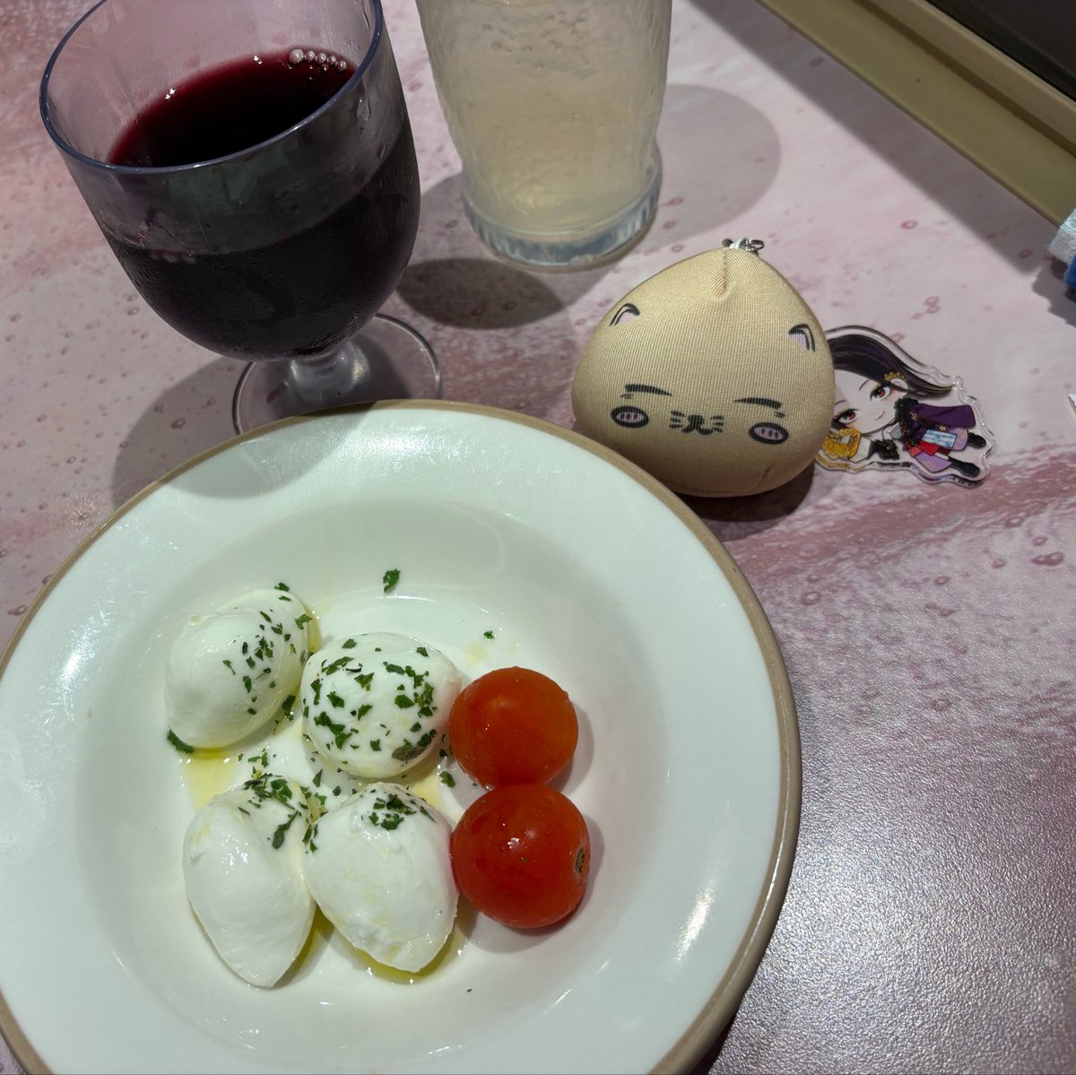 yemyu's tweet photo. かんぱいー！ https://t.co/X0hi4XOrUL