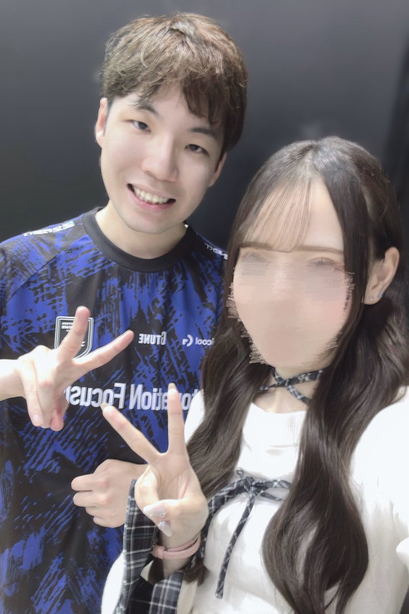 Neo_v_v_'s tweet photo. ⁡
ミルさんとRAGE day1,2☆
⁡
同じPでうれちー>ヮ<♩
ずーっとニコニコでお話も写真も撮れてガチ感謝🙏🏻✨ありがとうございました✨✨
day2は学Pのお友達ともとれた📸♡
ご満悦ミルさん⬅️ガチで神
ミルさん、大大大応援😼👍🏻✨
⁡ https://t.co/oNrzBmEpm8