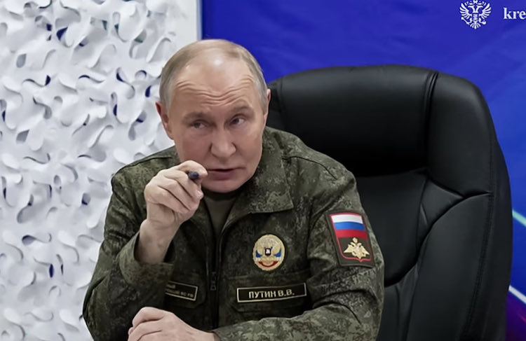 joni_askola's tweet photo. Many idiots will blame Ukraine for not surrendering this winter, as Russia’s war crimes cause widespread civilian casualties. 

Ukraine has never had any option other than fighting or surrendering, and Ukraine will never surrender. Russia is solely at fault for everything https://t.co/sPQxoz4msI