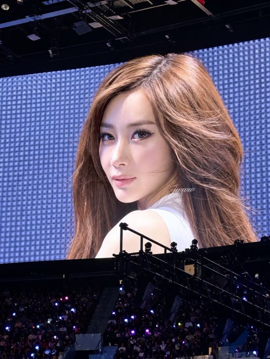 hinatasr19G's tweet photo. โห จีเซลสวยชิบหายสวยมากก จอใหญ่ยังสวยตาแตกขนาดนี้ ยิ่งโตยิ่งสวยของแท้ https://t.co/j1DHhr3GmS