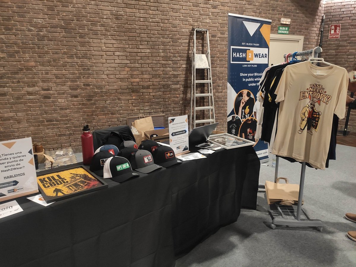 hash2wear's tweet photo. Segundo día de conferencias en @Wo_Bitcoin  y último del evento!!! Aprovecha que todavía tenemos productos para ti!! 
Ven a vernos y reclama tu DESCUENTO DE 5€ para comprar online una vez termine el evento https://t.co/q5ZcPMeG2d