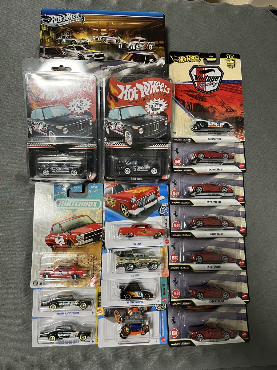 loveofhotwheels's tweet photo. キャンペーンカー欲しさにまた増車してしまった…
#ホットウィール
#トイザらス
#キャンペーンカー https://t.co/mANFqFVG4e