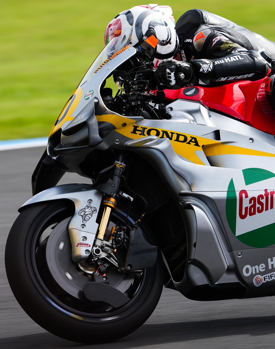 HondaRacingGLB's tweet photo. 🎌 Home Grand Prix ✅ @Luca_Marini_97 put in a solid performance to finish the Japanese Grand Prix in P10, whilst @somkiat35 did a great job to equal his career-best finish with 13th place.

It was a difficult day for the @lcr_team riders, Diogo Moreira and @JohannZarco1, but we know they will bounce back next weekend in Indonesia for Round 17 of the MotoGP season. 🏁