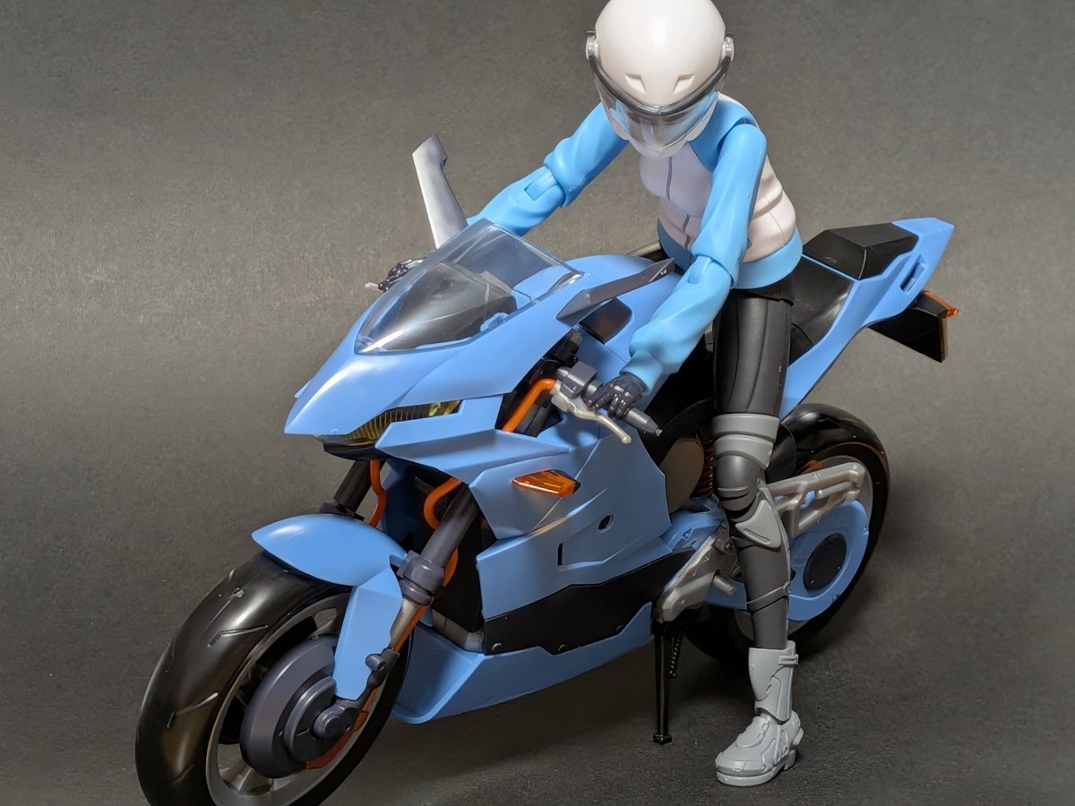 noriji_13's tweet photo. この手のバイクプラモの中ではかなりカッチョイイと思います。乗ってる女の子も2体分入ってるしね。 https://t.co/nOarqnq1Eu