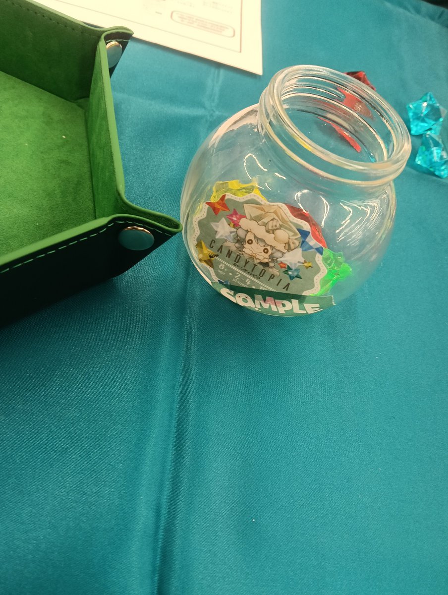 SCS_Game_'s tweet photo. キャンディトピア
キャンディボトルを振って出して
選んで自分の色の勝利点を増やす
色交換のマスがあったり
最後までワクワクできる
シンプルに盛り上がれる
ゲームでした🍬
#フォアシュピール2026秋
#ボドゲ https://t.co/5aYskitRw0