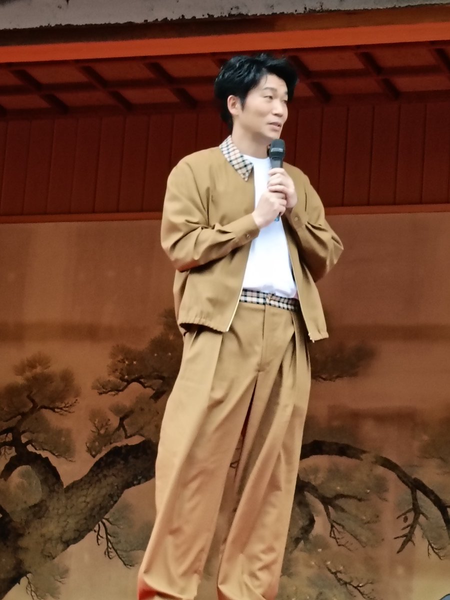 hakutonn's tweet photo. 墨俣で高橋努さん出演スペシャルトーク参加してきました！
撮影OK、観客質問あるか振ってくれる、サプライズのサイン入りクリアファイルじゃんけん大会で勝者には舞台から降りて握手＆手渡し
背が高くて格好良いのに終始腰が低くて謙遜している素敵なお方でした行って良かった！

トーク内容はツリーに https://t.co/C8bUGF9MqH
