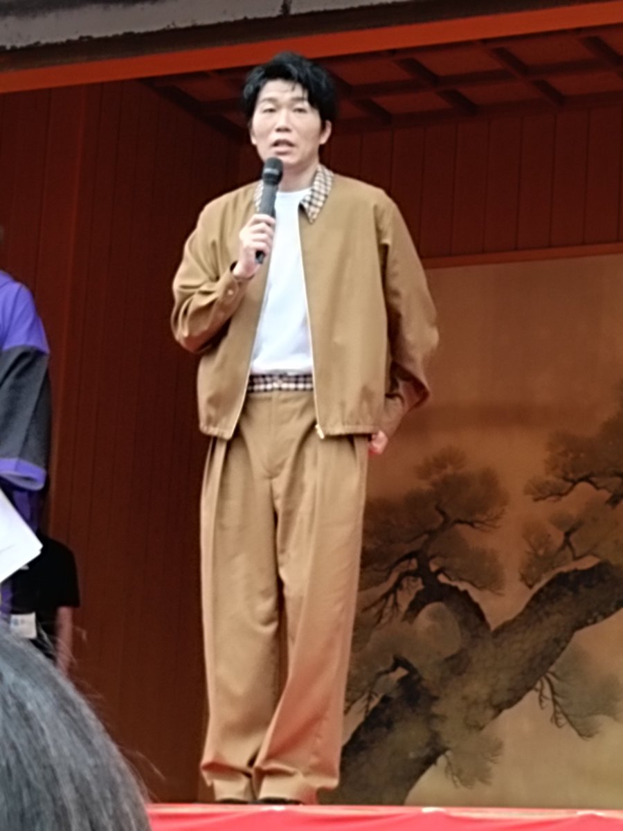 hakutonn's tweet photo. 墨俣で高橋努さん出演スペシャルトーク参加してきました！
撮影OK、観客質問あるか振ってくれる、サプライズのサイン入りクリアファイルじゃんけん大会で勝者には舞台から降りて握手＆手渡し
背が高くて格好良いのに終始腰が低くて謙遜している素敵なお方でした行って良かった！

トーク内容はツリーに https://t.co/C8bUGF9MqH