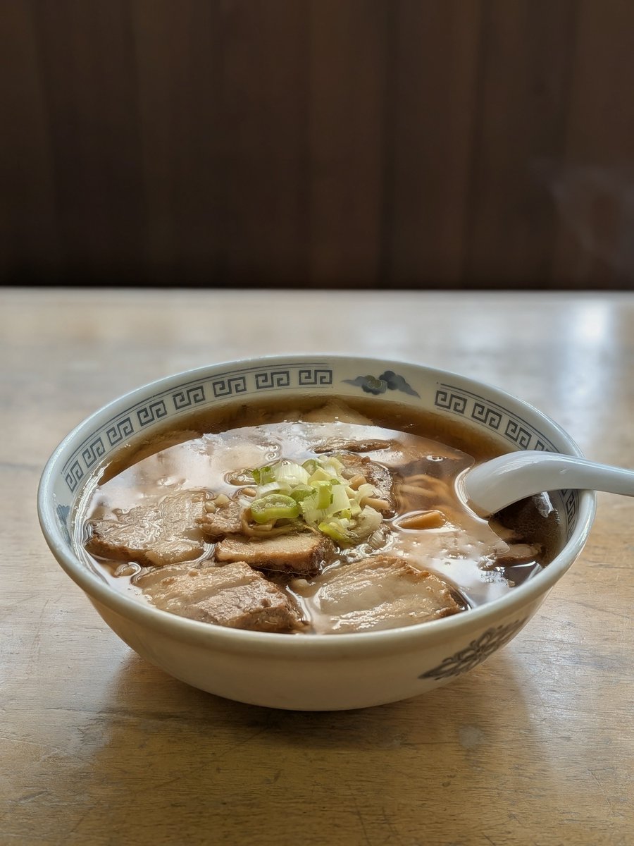LgnoreA's tweet photo. 麺活🍜

福島県喜多方市

松食堂

チャーシュー麺

しみじみ美味い。
喜多方って感じwww
あっさりだけと、チャーシューでコクと旨味塩気が丁度良くなる。好きよ。

11時、隣は90人待ち😂やんだ https://t.co/mGzDpNUqWI