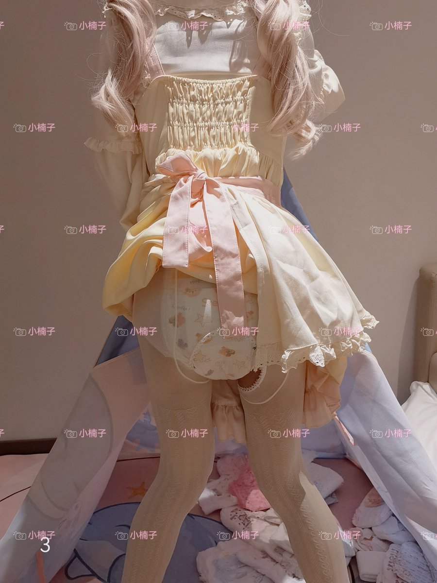 Morningya2's tweet photo. 试图为黄油夹心小蛋糕🧁嘻嘻感觉小小的一只好可爱🥰
＃abdl
#diaper
#幼児退行
#おむつ
#기저귀 https://t.co/A21hqflQeY