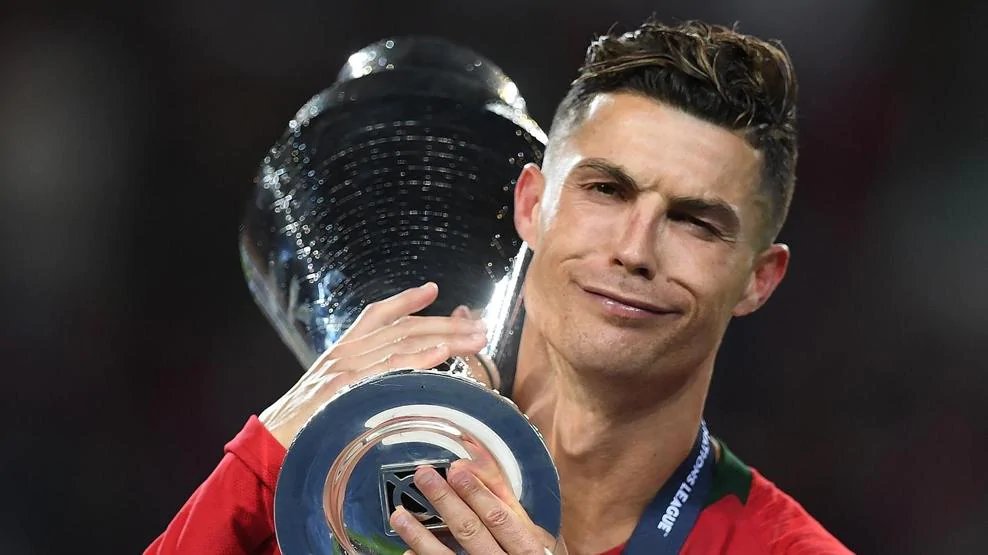 GabrielAdabra's tweet photo. Beyond Football: How Cristiano Ronaldo Re-Engineered Portugal’s Legacy on the Pitch and the Balance Sheet 🇵🇹🧵

​To judge CR7 solely on recent benchings misses the entire macro-narrative. The truth is in 80 years of history and billions in brand equity. A thread on the data 👇 https://t.co/GV6BgfpyaK