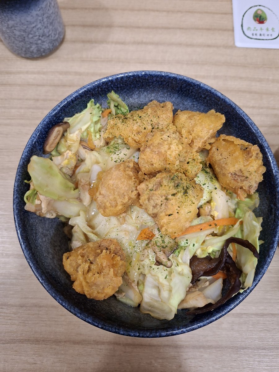 silentmildness's tweet photo. 在臺南吃的早餐、日式料理跟拉麵，真心覺得臺灣做素食料理的功夫真的好厲害 https://t.co/ugY0OET1s6