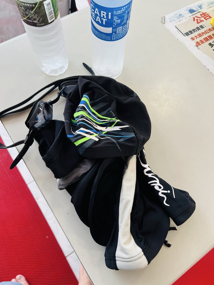 turtle01160126's tweet photo. 帶著小孩來玩水，自己來游泳，現在有年紀了沒游幾趟，看來是該好好訓練自己一下 https://t.co/kPWOazDGSn