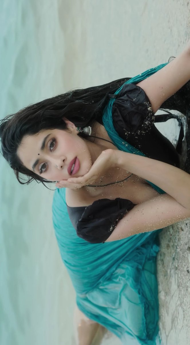 Darkroom2AM's tweet photo. Imagine preferring Ai Edits over pure perfection. The original #Chuttamalle is a million times hotter ❤️‍🔥 than any AI fake could ever hope to be. Why is everyone so desperate for synthetic lu$t when the real deal is right here?

Look at her Gaze, its Enough.
#JanhviKapoor https://t.co/edRCqdWw3T