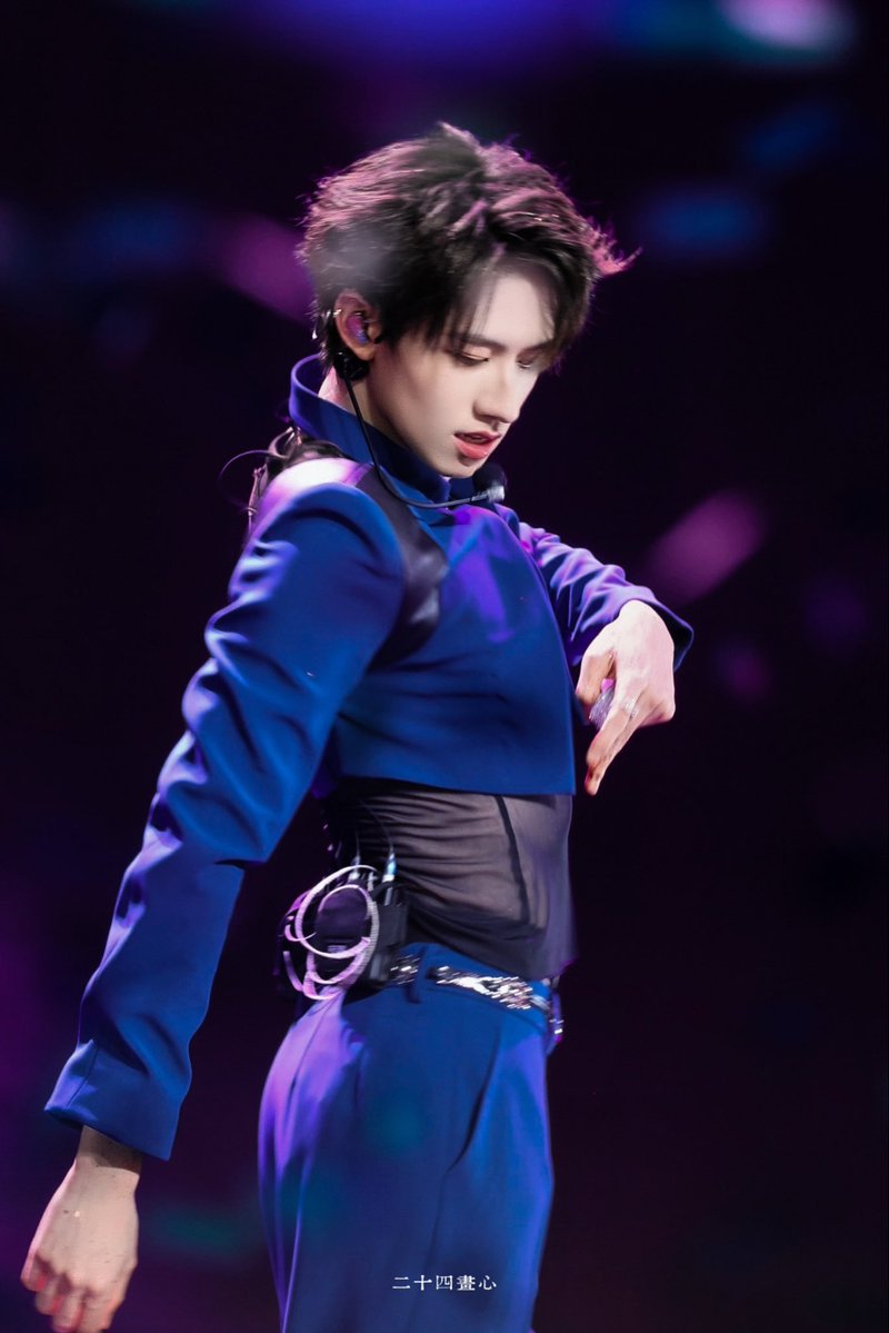 wheresmycatx's tweet photo. 给我摸

#朱志鑫  
#zhuzhixin https://t.co/x3B6swJ2wj