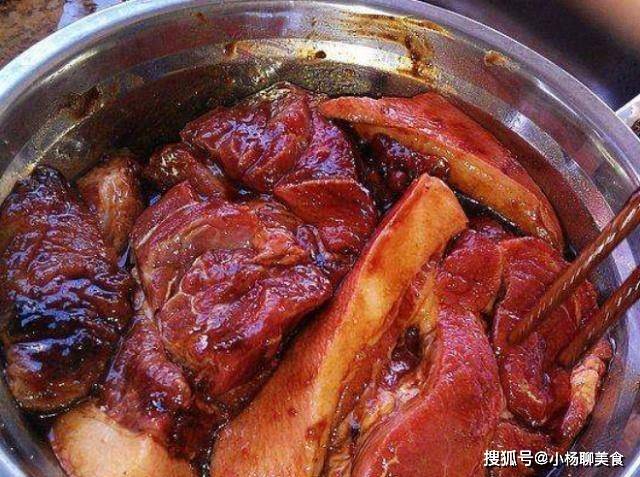 Upsonlwf's tweet photo. Tamales caseros rellenos de cerdo adobado, envueltos en hoja de maíz y acompaados de salsa roja picante Auténtico sabor mexicano que sorprende!， https://t.co/EovMMVlC09