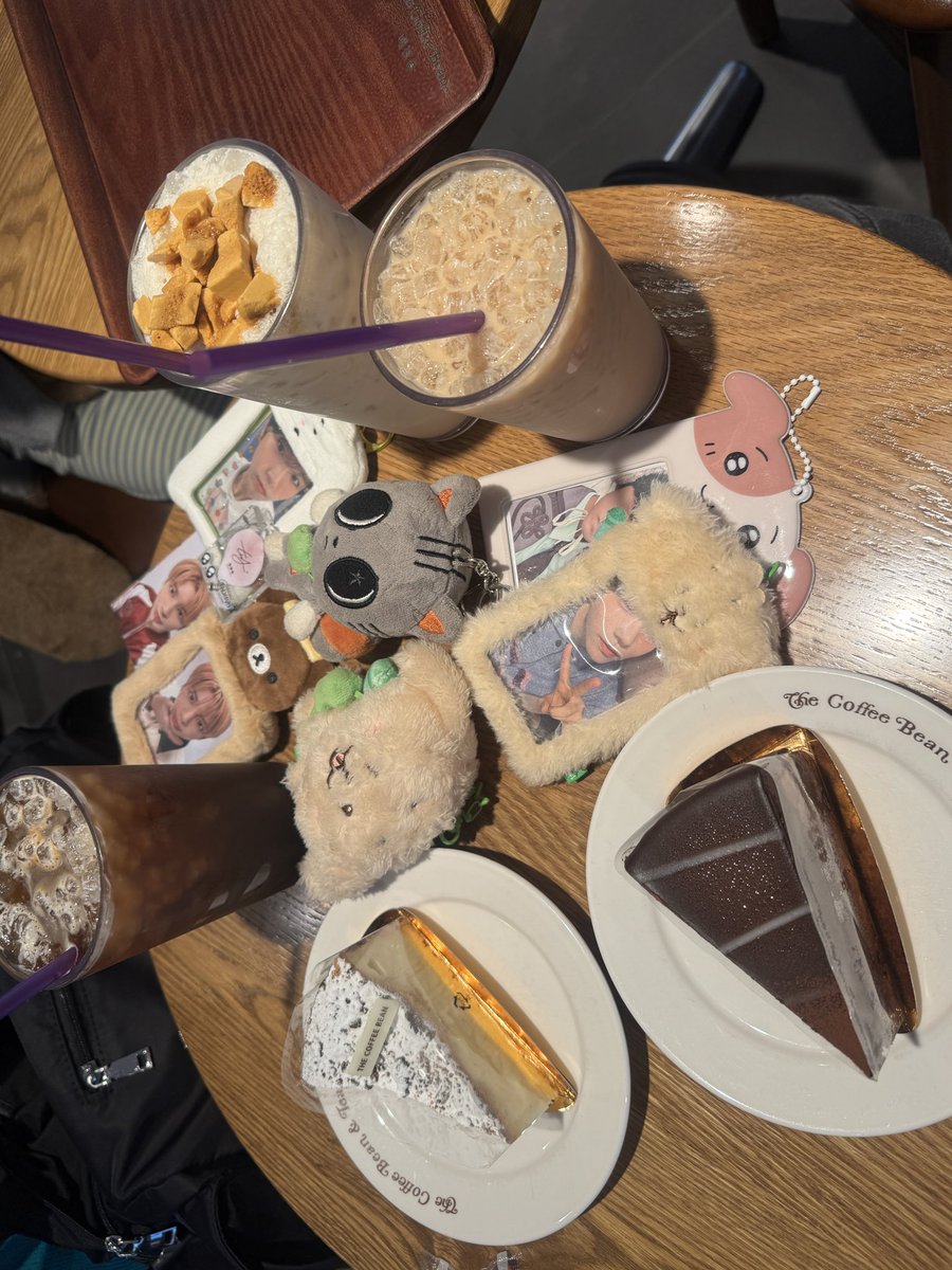 whywhyhwyhw's tweet photo. **팸 정기총회 https://t.co/E28dJ0FUZM