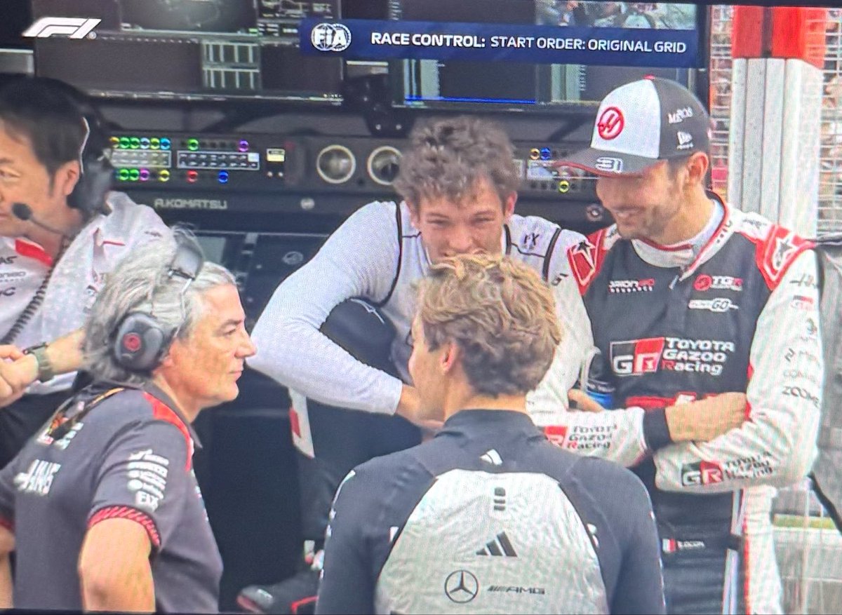 russellatte's tweet photo. george is so bored he's going to every team to chat 😭 https://t.co/Rg714QJu8P