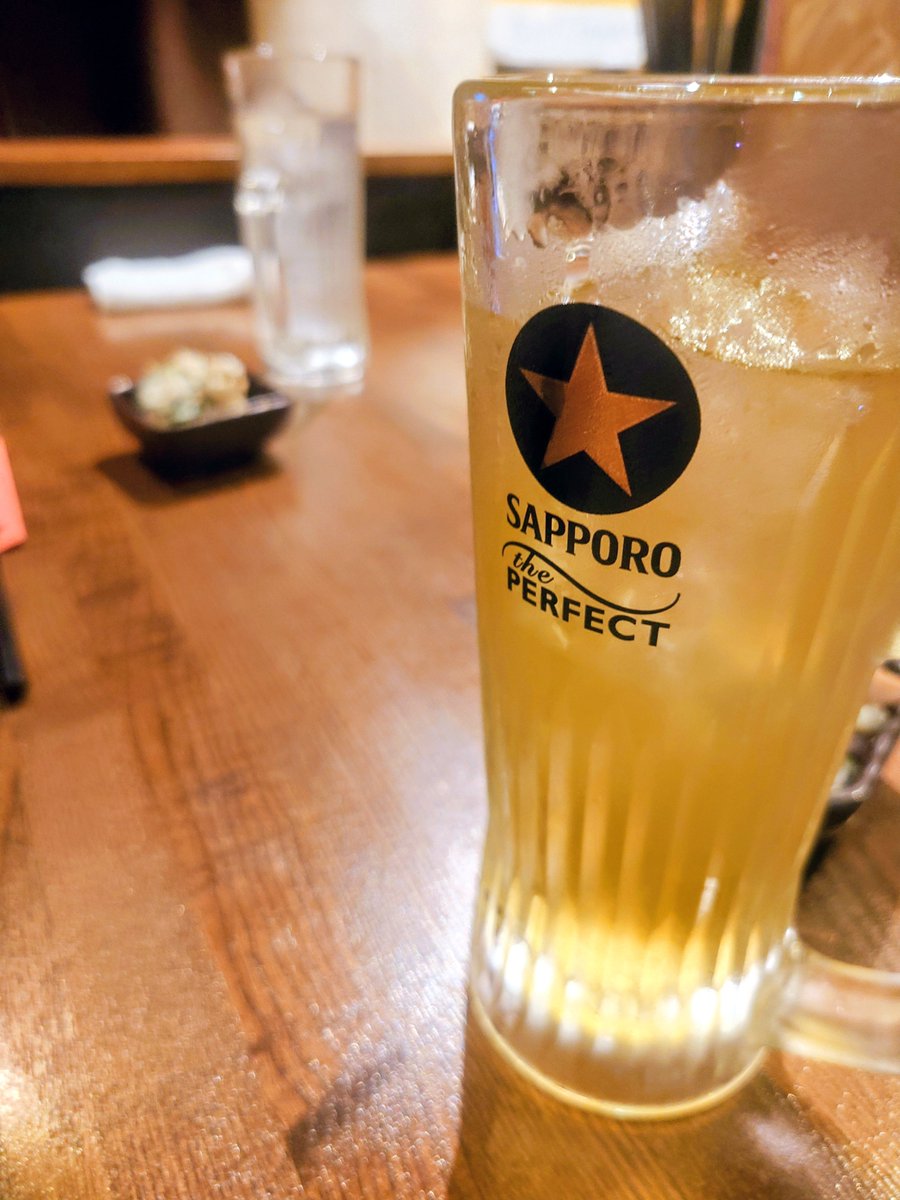 victim69's tweet photo. 京都大賞典と毎日王冠負けても酒は美味い。友達と東京競馬場帰りで乾杯 https://t.co/dVh8hOjPuR